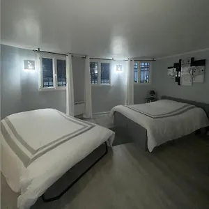 Beau Meuble 2min Du Moulin Rouge Apartamento