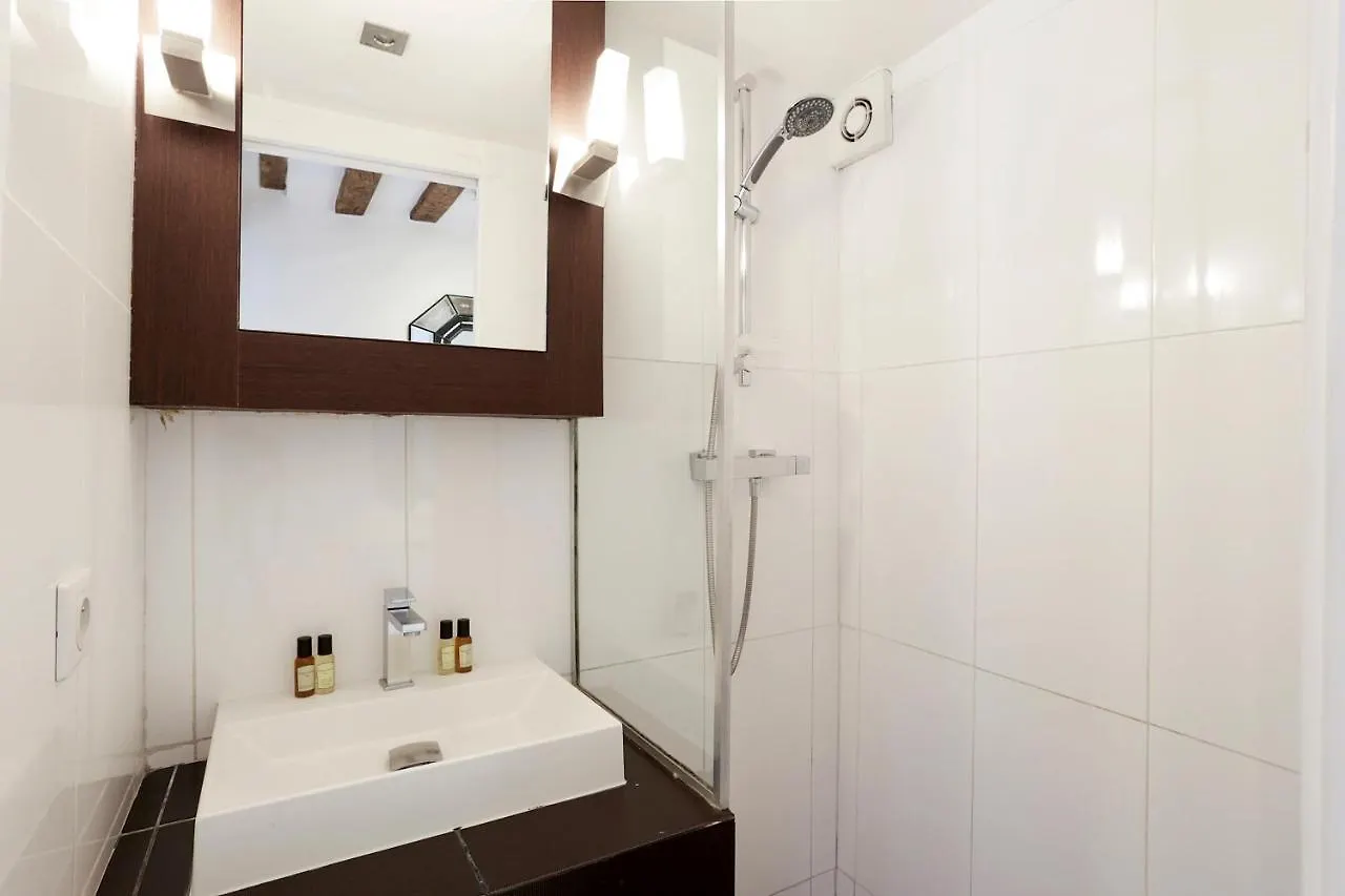 Апартаменты Habitat Parisien - 1Br-1Ba - Duplex Louvre Museum Франция